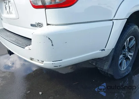 2005 Toyota Sequoia Sr5 V8 z USA, uszkodzony, nr VIN 5TDZT34A85S255986